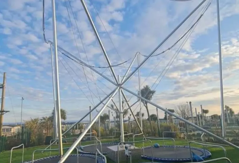 ホテル Inviting 3 Bed Caravan In Porthcawl