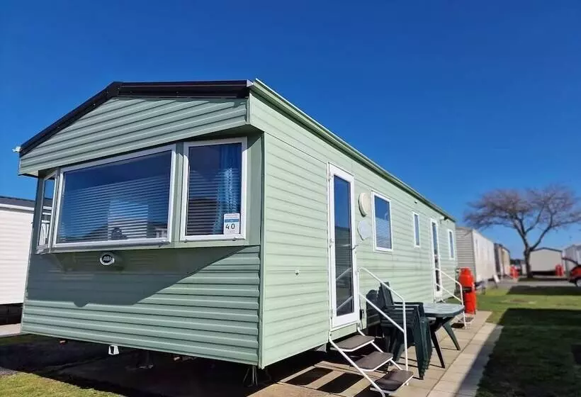 ホテル Inviting 3 Bed Caravan In Porthcawl