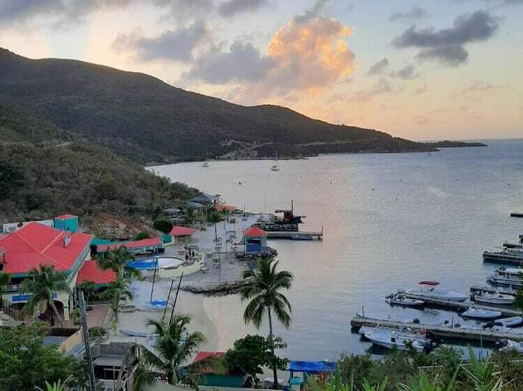 هتل Leverick Bay Resort And Marina