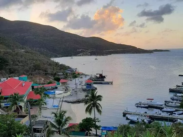 هتل Leverick Bay Resort And Marina