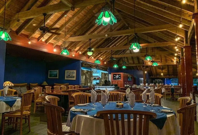 هتل Leverick Bay Resort And Marina