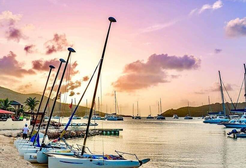 هتل Leverick Bay Resort And Marina