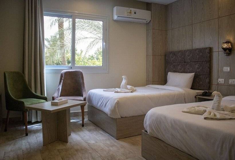 酒店 Nine Pyramids View