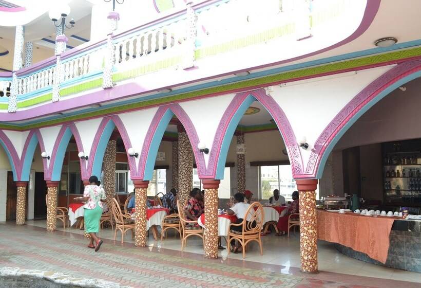 هتل Whitesun Safari