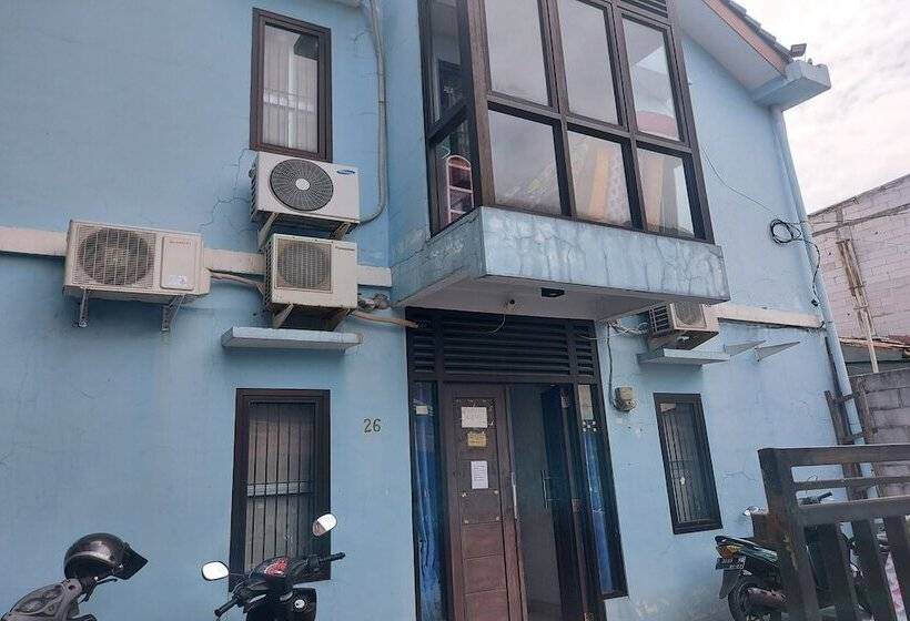 Kabin Kapsul Kayu Jati V Jakarta Male Only Hostel