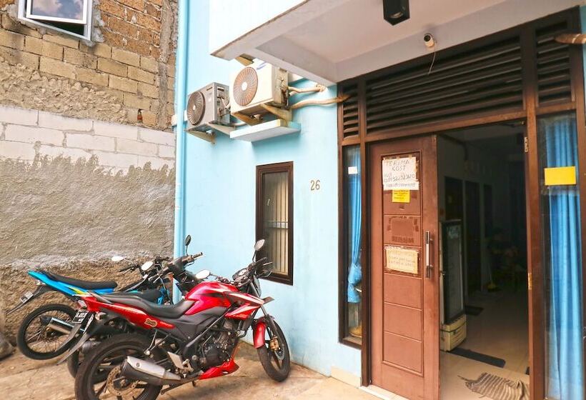 Kabin Kapsul Kayu Jati V Jakarta Male Only Hostel