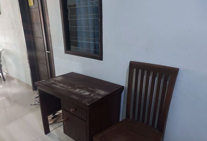 Kabin Kapsul Kayu Jati V Jakarta Male Only Hostel