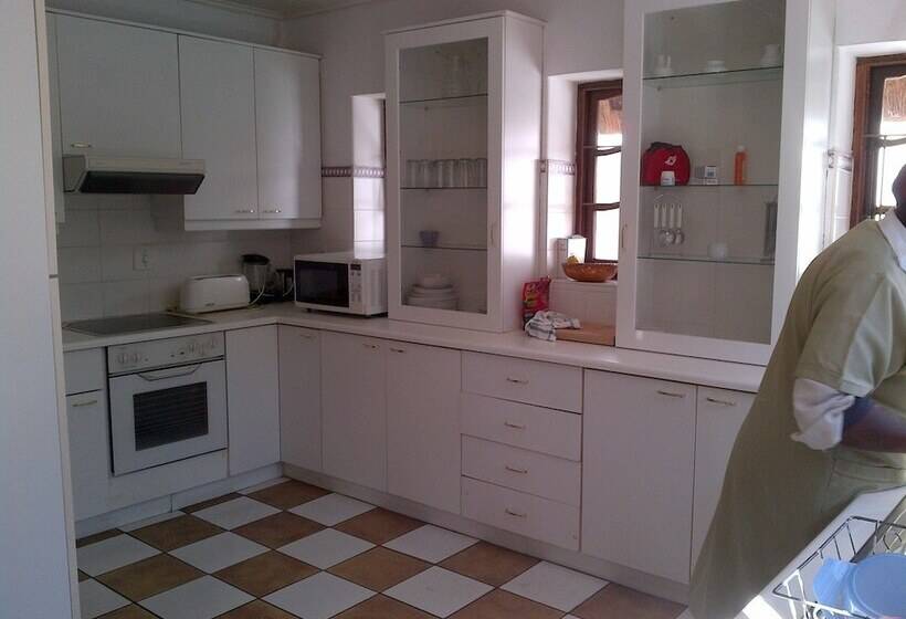 펜션 77 On 8th Rosebank