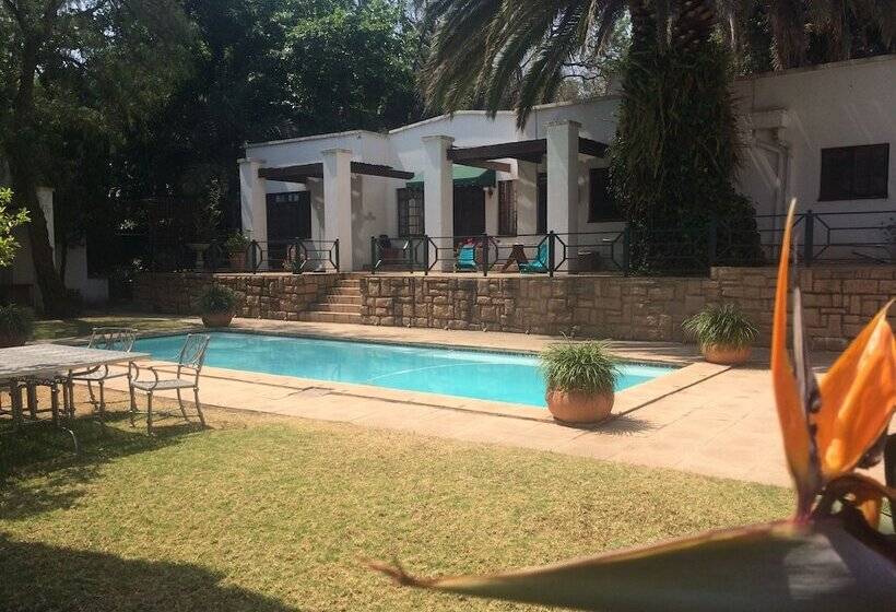 펜션 77 On 8th Rosebank