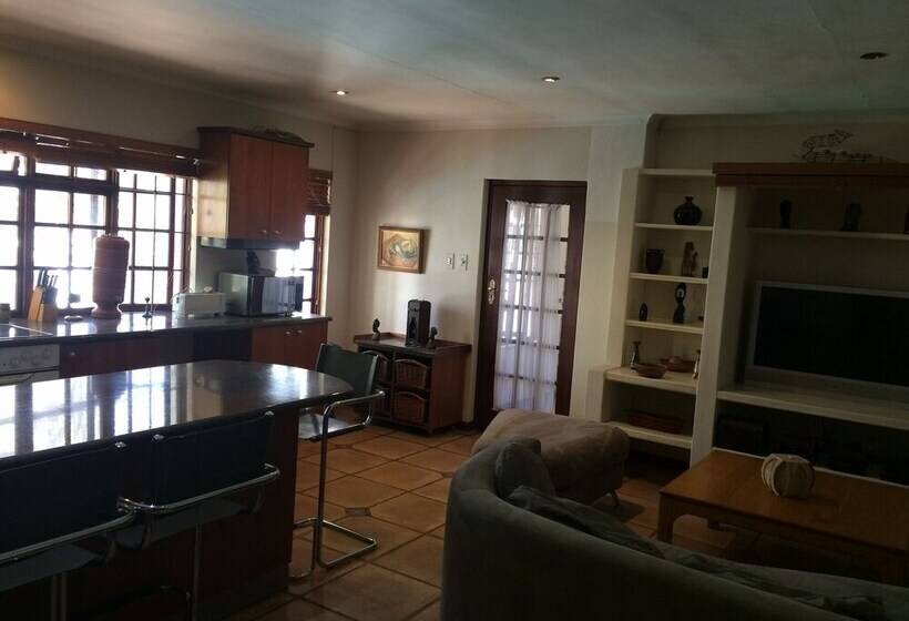 펜션 77 On 8th Rosebank