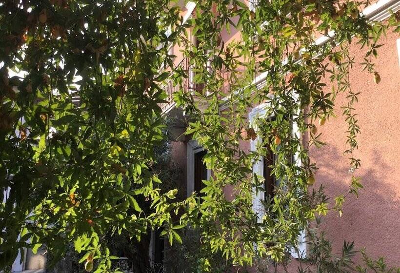 펜션 Room In Guest Room   Camera In Antica Corte Milanese