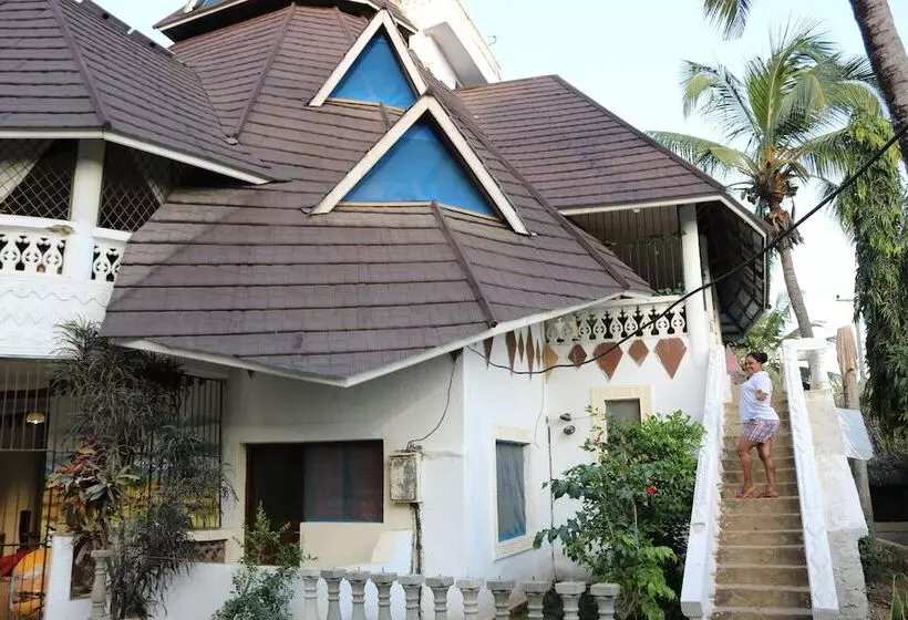 پانسیون Kivuli Villas Diani