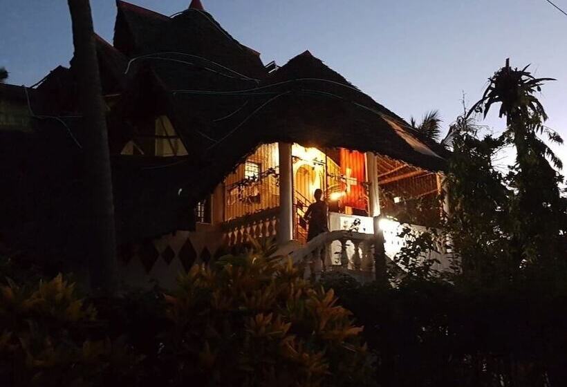 پانسیون Kivuli Villas Diani