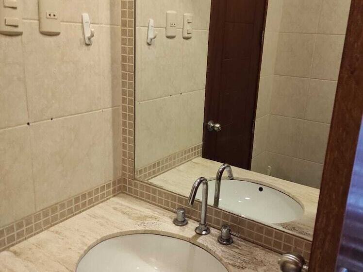 Pension Oscar House 776