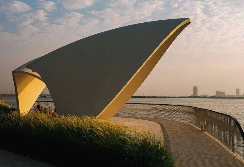 Sonder Downtown Towers