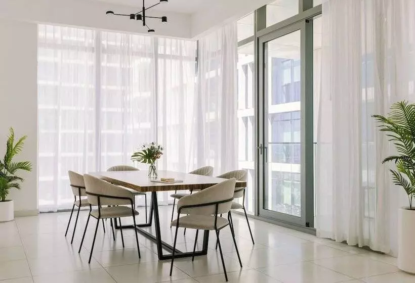 Sonder Downtown Towers