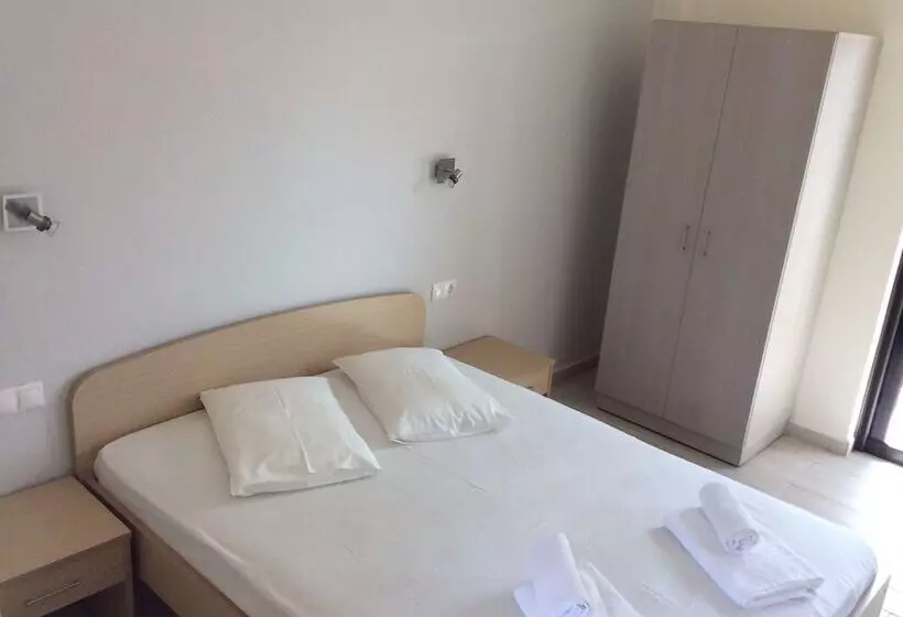 Aamiaismajoitus (B&B) Elena Rooms