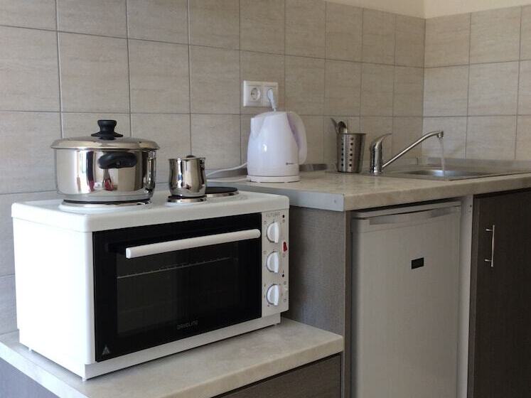 Bed and Breakfast Elena Rooms