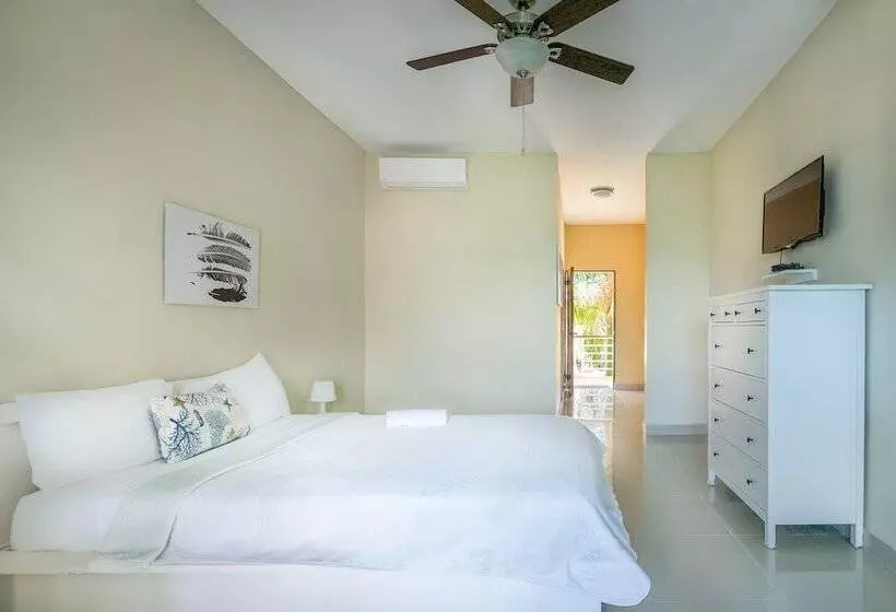 Bella Vida Hotel Formerly Tomasol