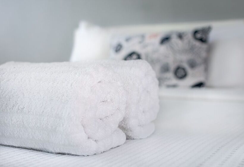 Bella Vida Hotel Formerly Tomasol