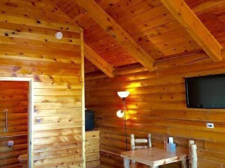 Bryce Canyon Log Cabins