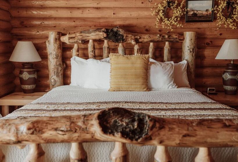Bryce Canyon Log Cabins