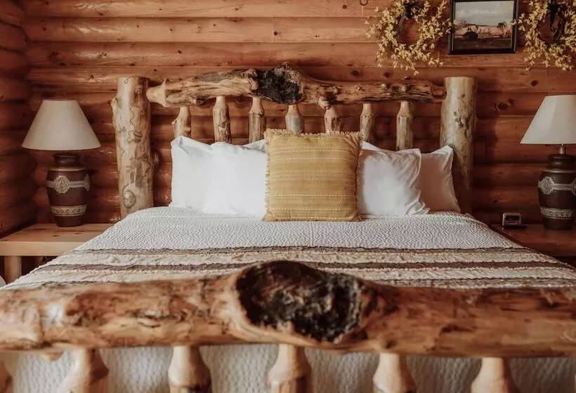 Bryce Canyon Log Cabins