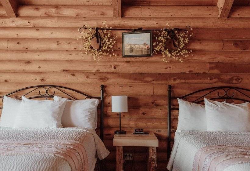 Bryce Canyon Log Cabins