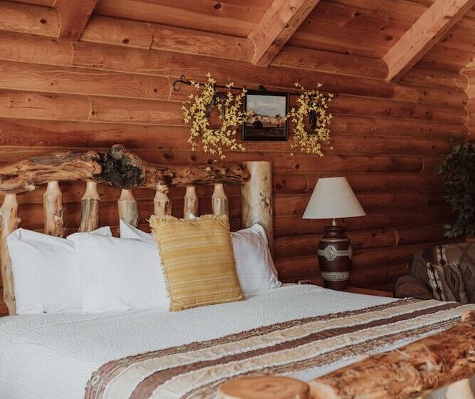 Bryce Canyon Log Cabins