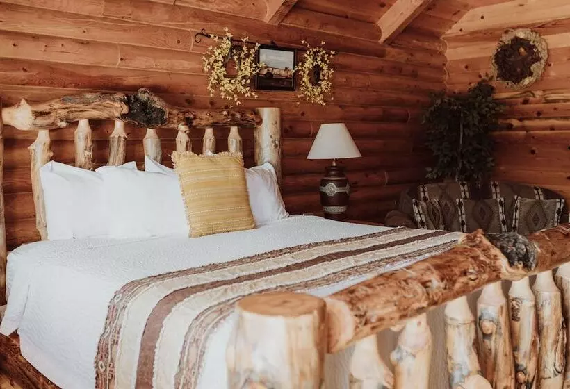 Bryce Canyon Log Cabins