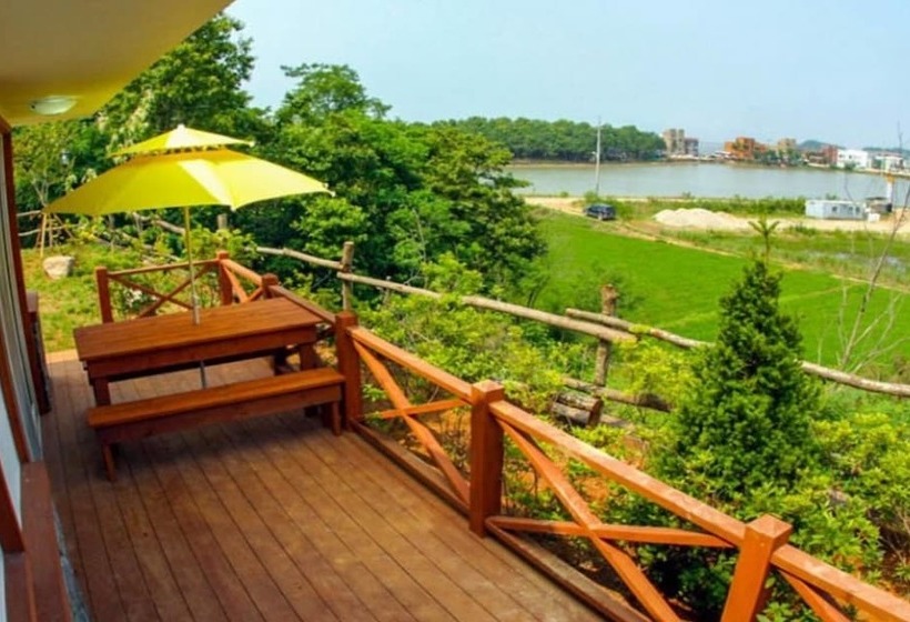 Daebudo White Island Pension