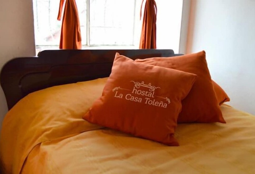 Hostal La Casa Toleña Hostel