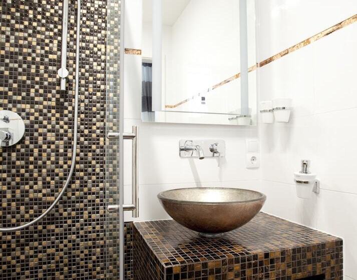 Hotel Ellena S Fewo Am Uke