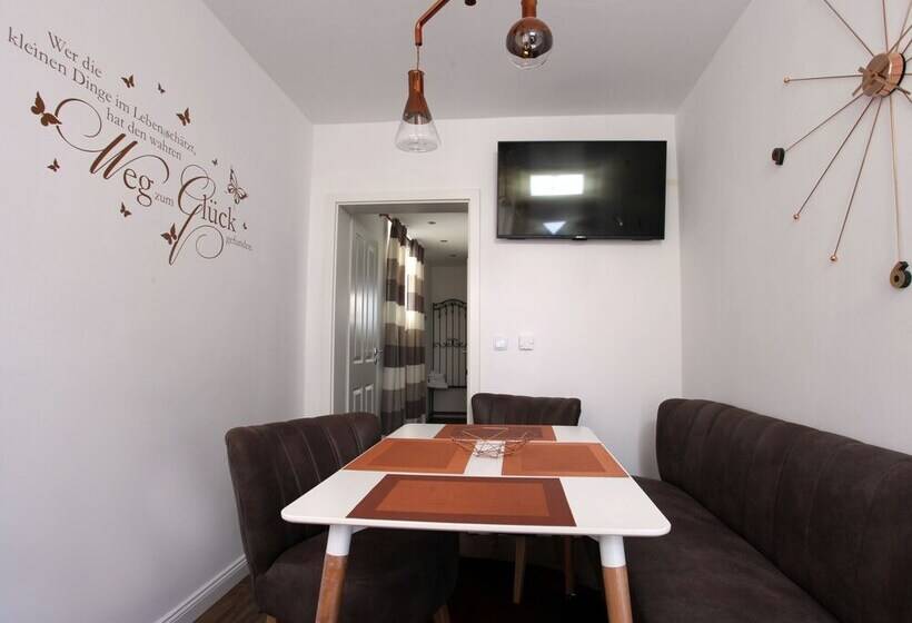 Hotel Ellena S Fewo Am Uke