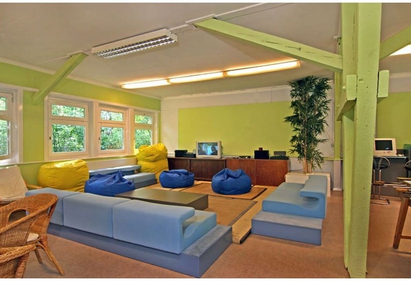 Jetpak Ecolodge   Hostel