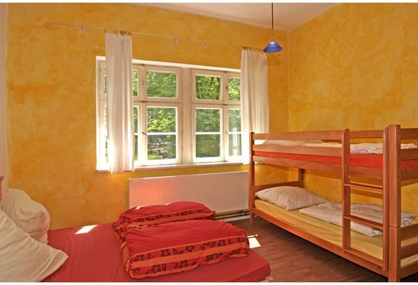 Jetpak Ecolodge   Hostel