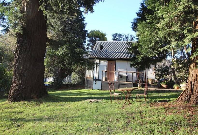 Olinda Country Cottages