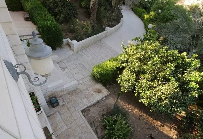 پانسیون Auberg Inn Guesthouse