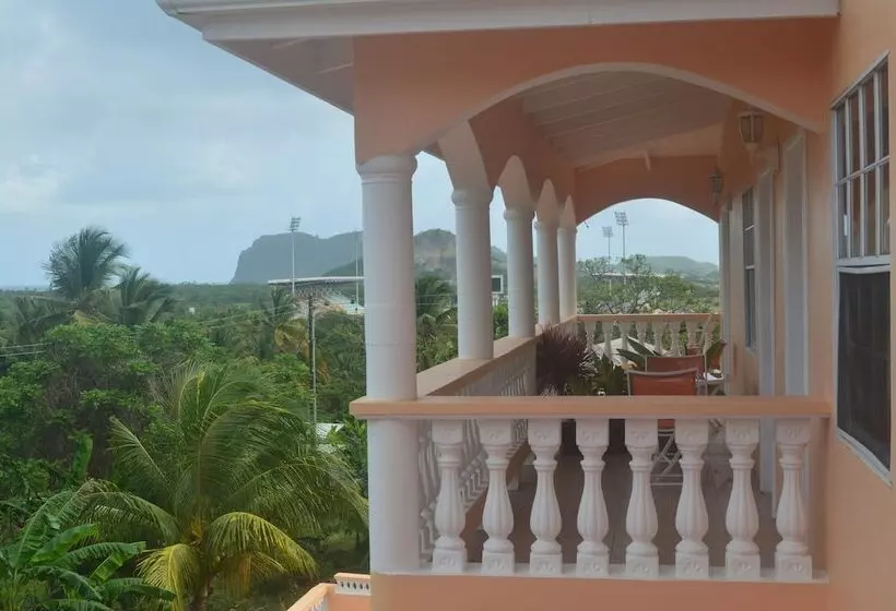 Majatalo Aupic Paradise