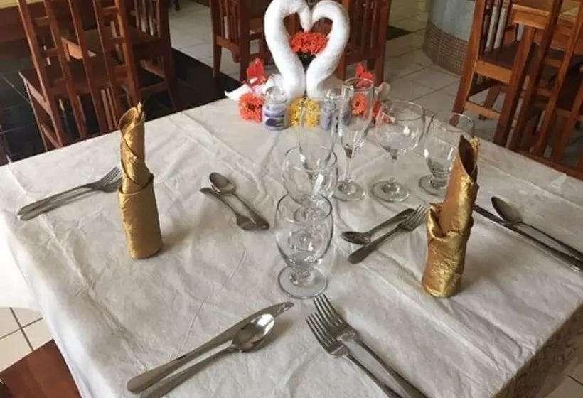 Majatalo Aupic Paradise