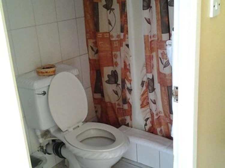 پانسیون Aupic Paradise