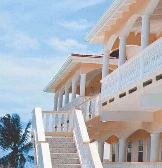 پانسیون Aupic Paradise