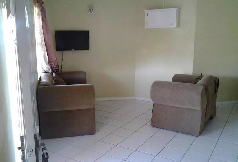 Majatalo Aupic Paradise