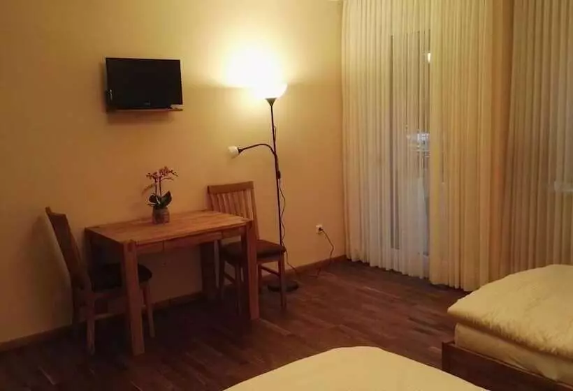 پانسیون Monteurzimmer Barbaroussis