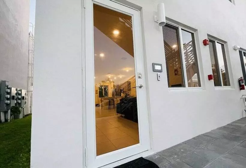 Majatalo Rare Find! New Corner House By Mia Best Of Doral