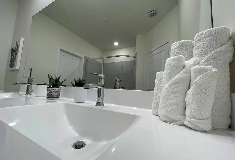 Majatalo Rare Find! New Corner House By Mia Best Of Doral