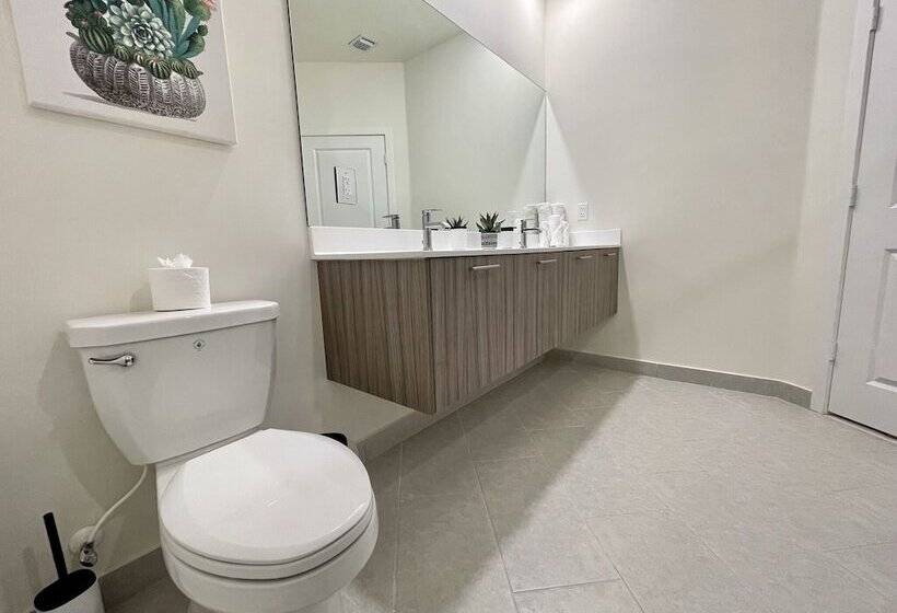 פנסיון Rare Find! New Corner House By Mia Best Of Doral