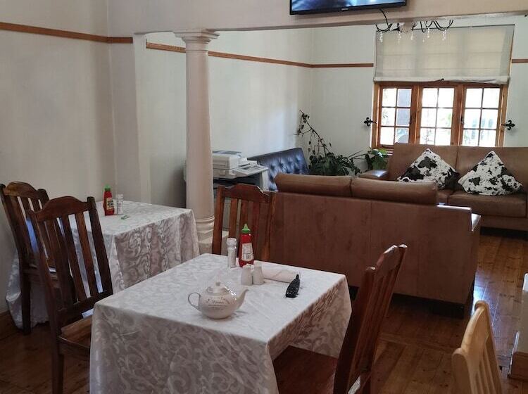 Pensió Ui Elemea Suites