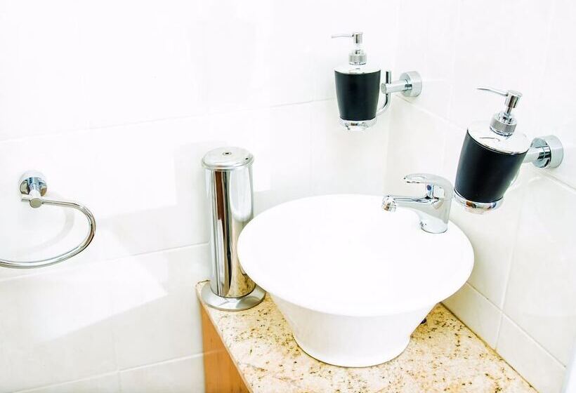 Pensió Ui Elemea Suites