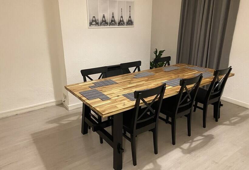 اقامتگاه Beautiful Modern 3 Bed House In Wallasey Near City